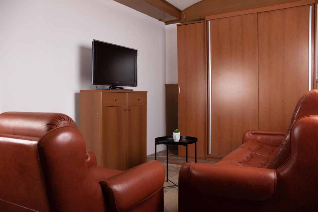 Apartma-Studio Ajdna Zirovnica Екстериор снимка