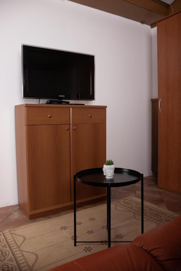 Apartma-Studio Ajdna Zirovnica Екстериор снимка